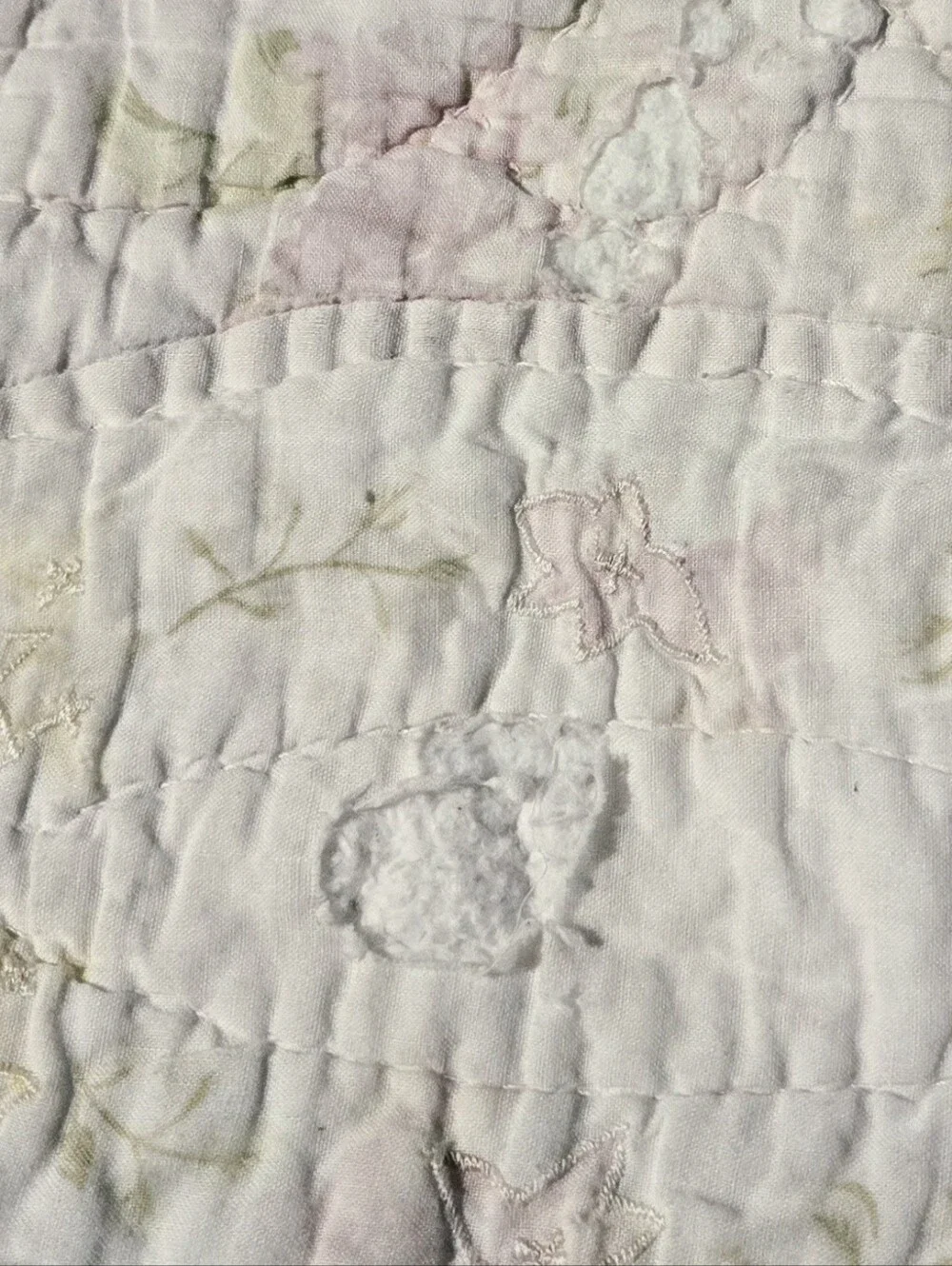 Rachel Ashwell Treasures Shabby Chic Pastel Floral Quilt White & Pink Twin Full